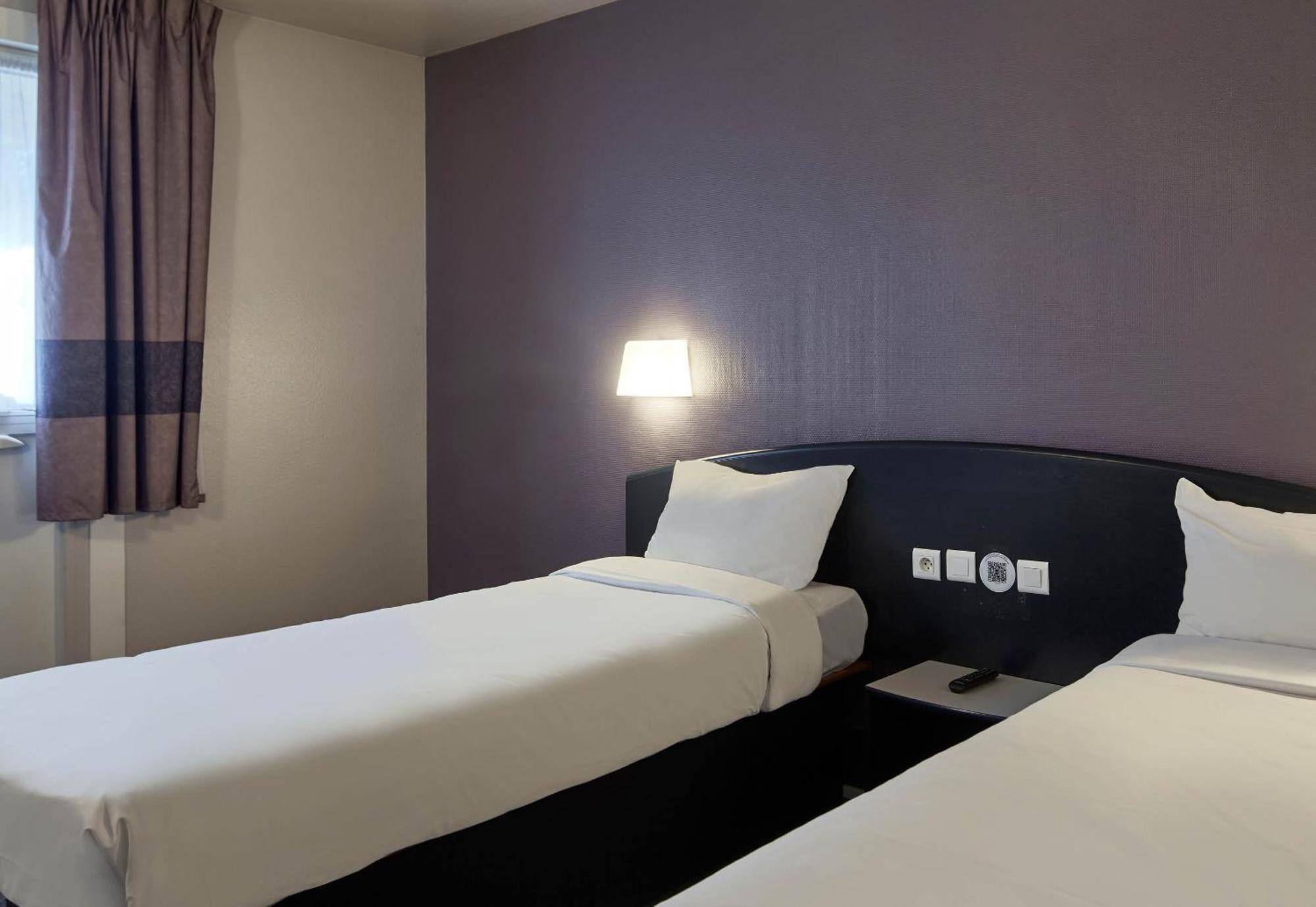 B&B Hotel Saclay Exterior photo